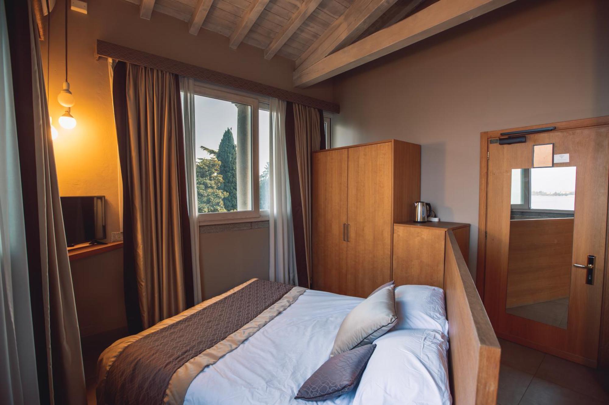 Hotel Villa Maria Au Lac - Estella Hotels Italia Toscolano Maderno Exteriör bild